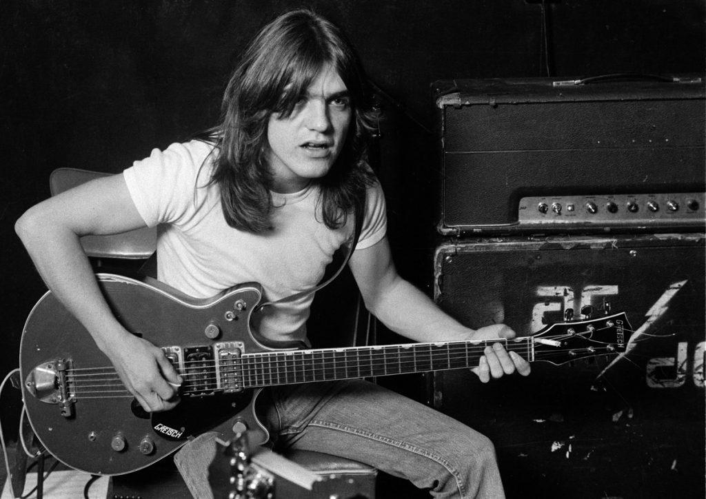 Malcolm Young je umrl 18.11.2017.