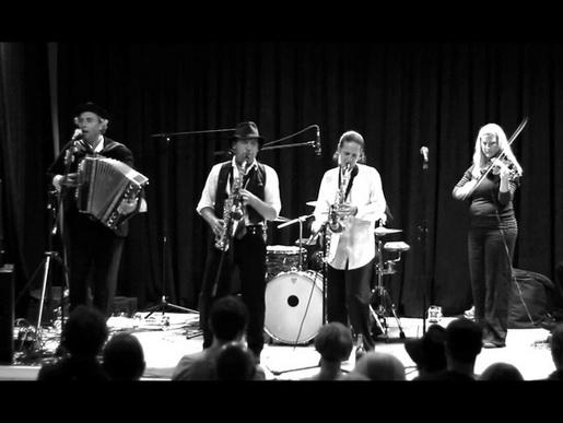 Zasedba Čompe (FOTO: Založba Goga)