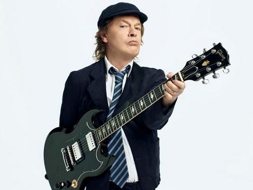 Angus Young je pojasnil, kako je nastala uspešnica 'Highway to hell'.