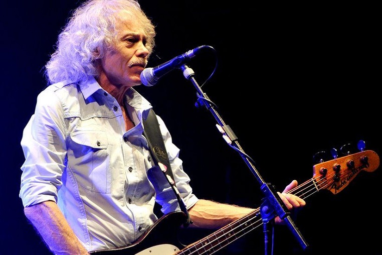 Umrl je Alan Lancaster, basist skupine Status Quo