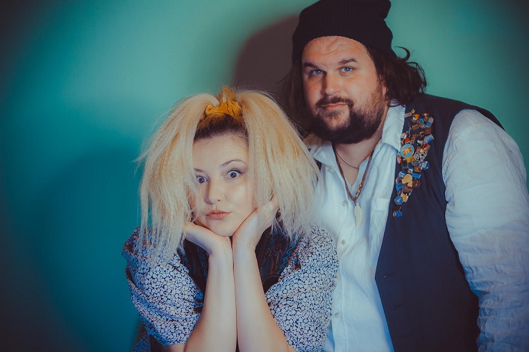 Tretji kanu z novim singlom Rio in Anu