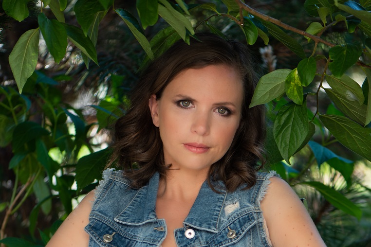 Ana predstavlja novo pesem What Were You Thinking