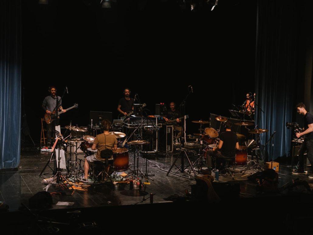 The Canyon Observer v razširjeni zasedbi na snemanju nove plošče v Domu kulture Kamnik. April 2022