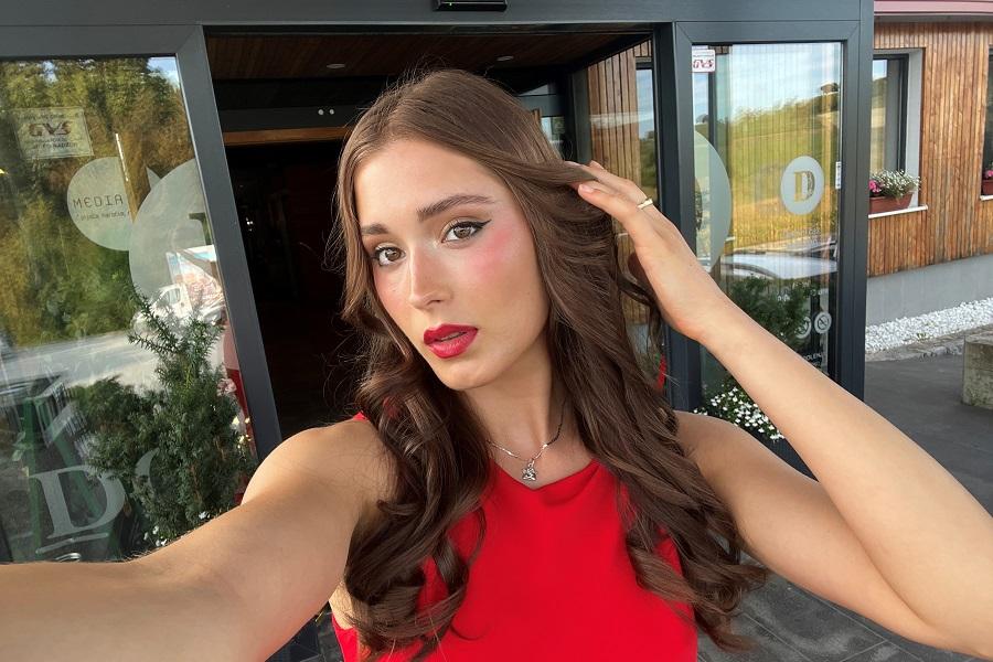 Lara Žgajnar