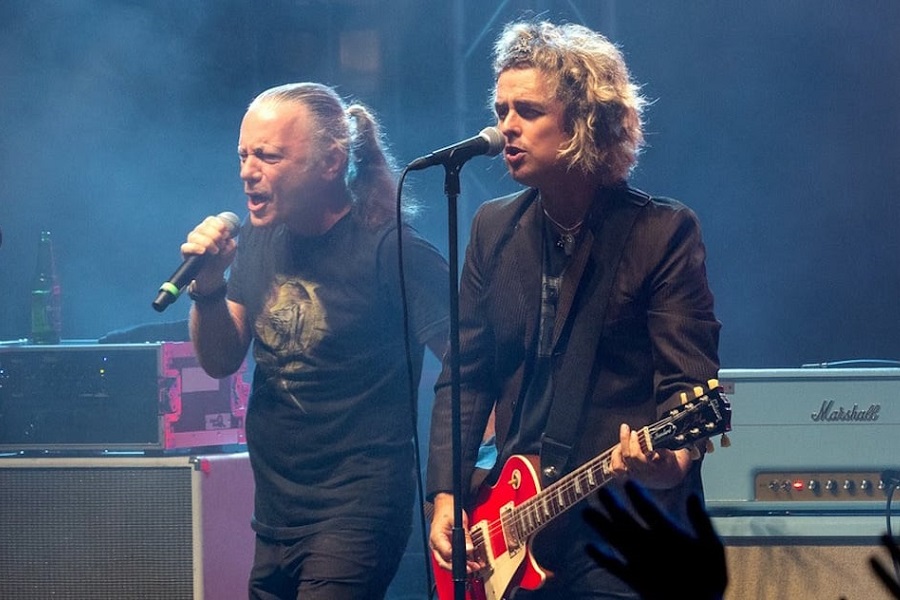 Bruce Dickinson in Billie Joe Armstrong - Coverups - foto: Bryan Beasley