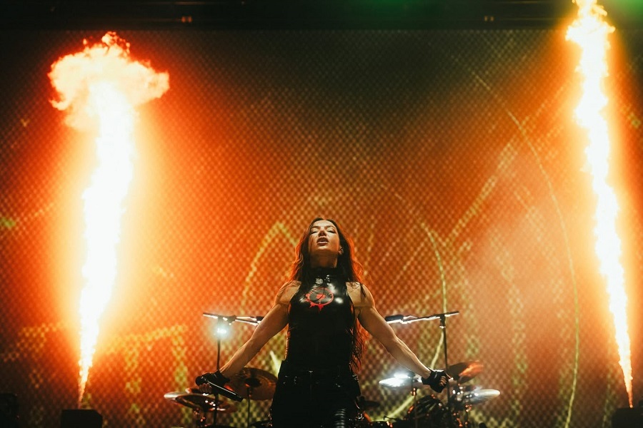 Arch Enemy - Lauren Hart